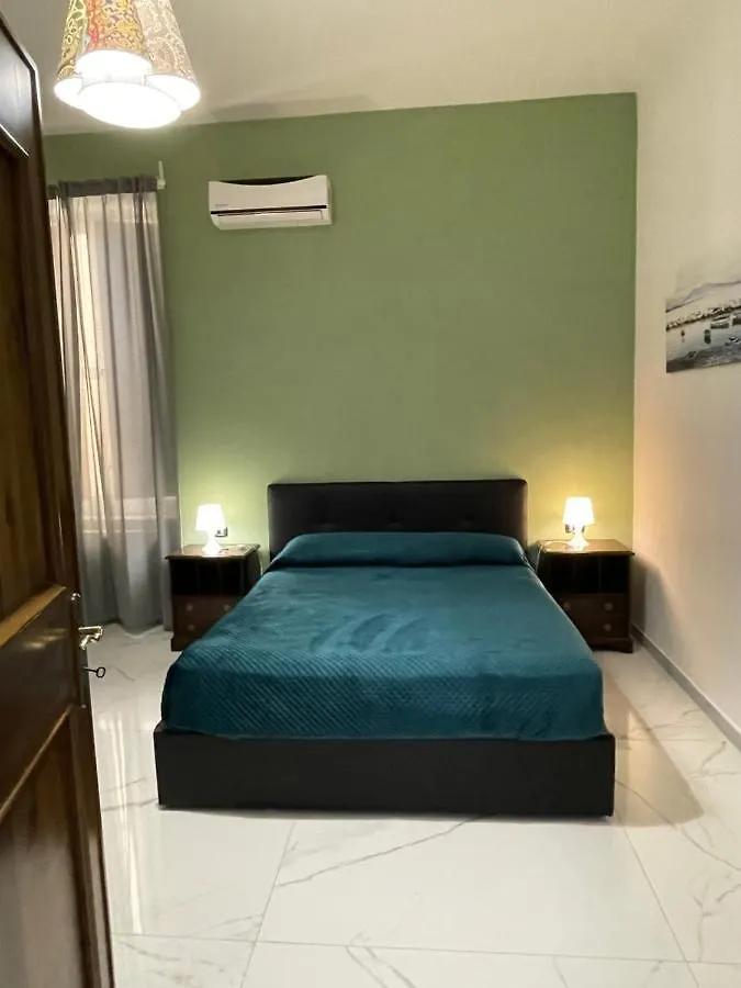 Dante Rooms Naples Bed & Breakfast