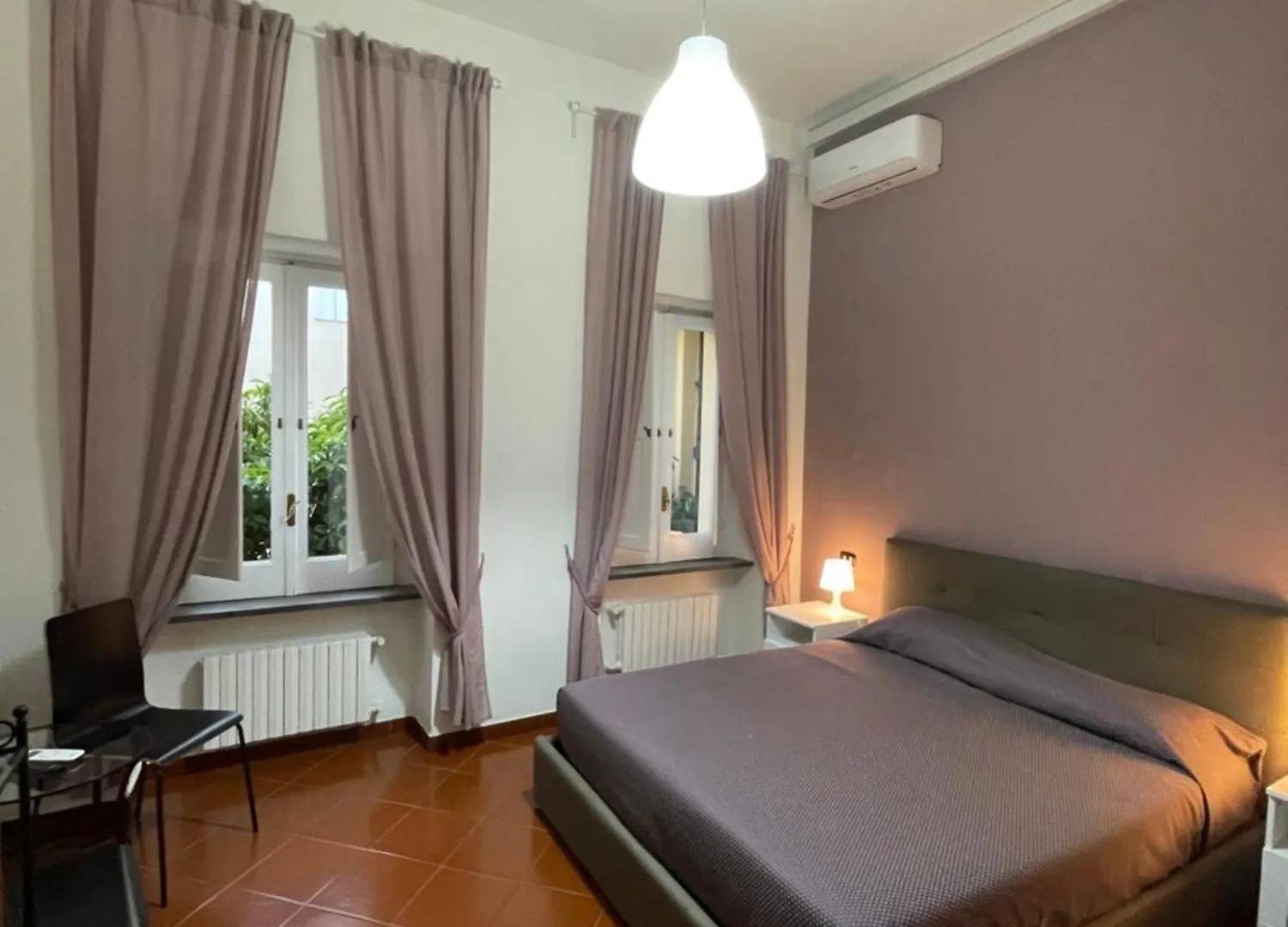 Dante Rooms Naples 0*,  Italy